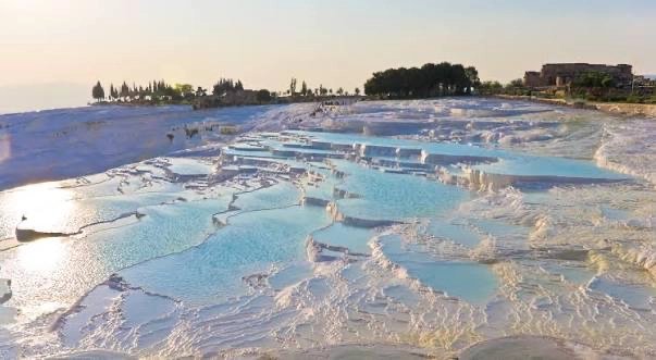 Pamukkale sunrise hot air balloon